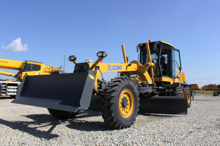 Автогрейдер XCMG GR215A 